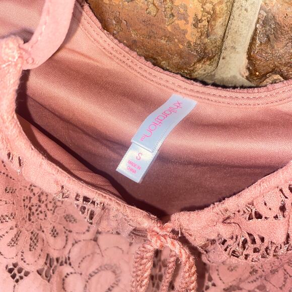 Xhilaration Mauve Pink Cold Shoulder Bell Sleeve Mini Dress Women's Size Small - Picture 6 of 8